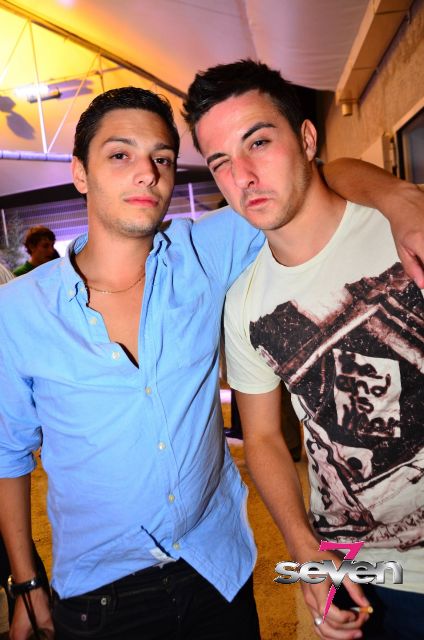 Cliquer pour voir l'image en taille réelle