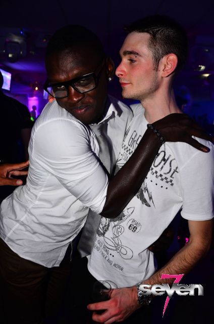 Cliquer pour voir l'image en taille réelle