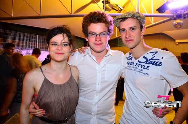 Cliquer pour voir l'image en taille réelle