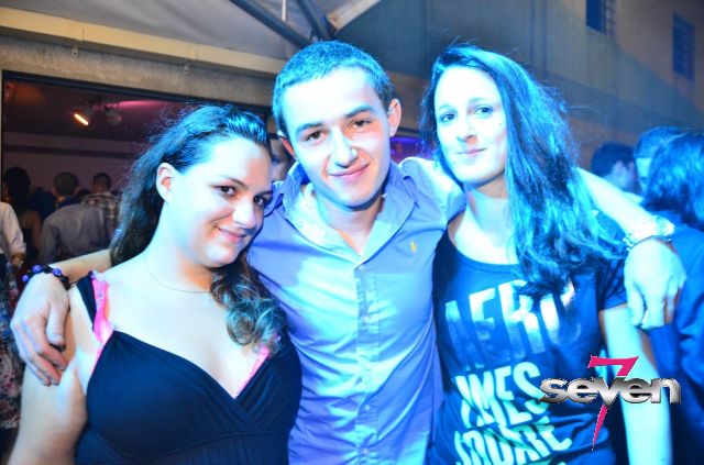 Cliquer pour voir l'image en taille réelle