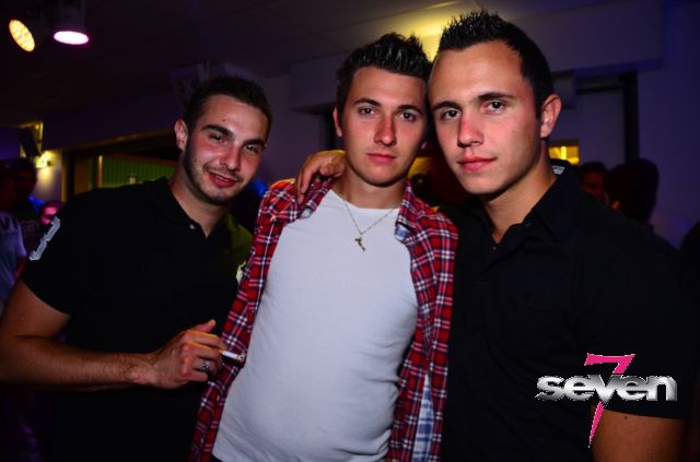 Cliquer pour voir l'image en taille réelle