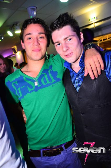 Cliquer pour voir l'image en taille réelle