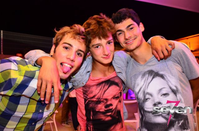 Cliquer pour voir l'image en taille réelle