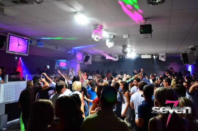 Cliquer pour voir l'image en taille réelle