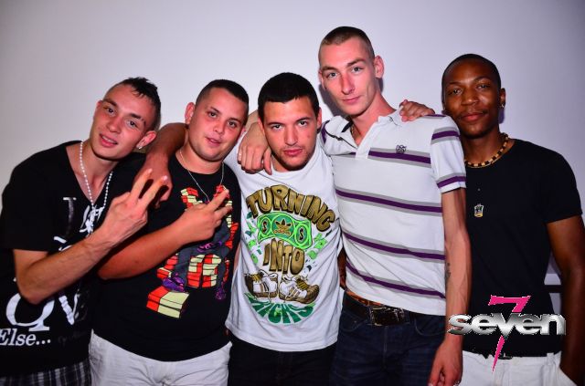 Cliquer pour voir l'image en taille réelle