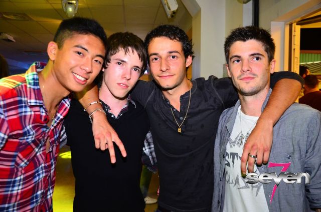 Cliquer pour voir l'image en taille réelle