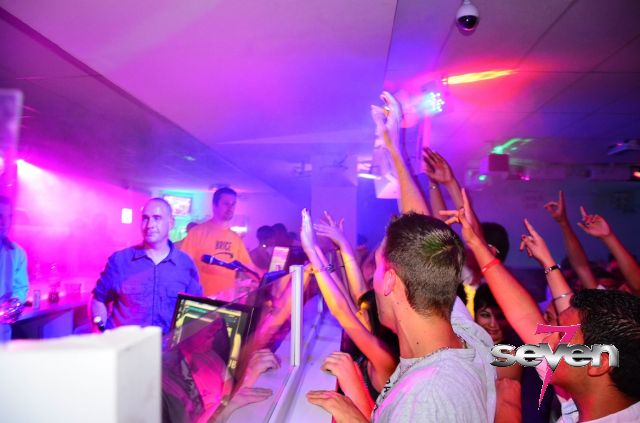 Cliquer pour voir l'image en taille réelle