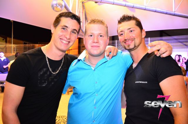 Cliquer pour voir l'image en taille réelle