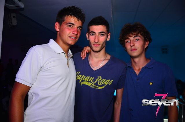 Cliquer pour voir l'image en taille réelle