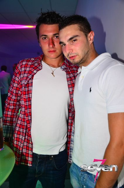 Cliquer pour voir l'image en taille réelle