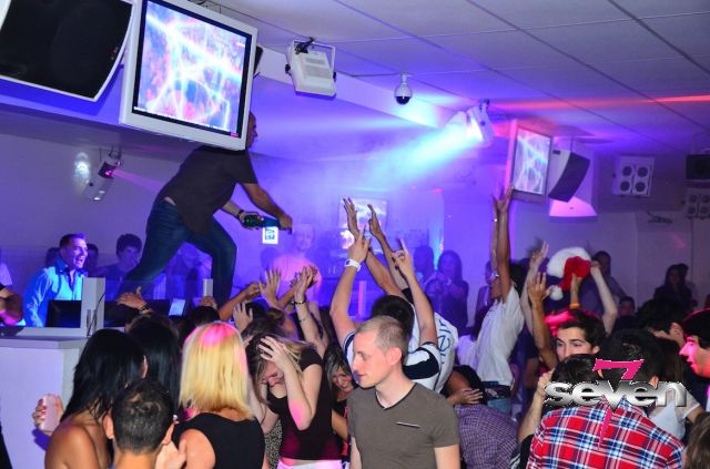 Cliquer pour voir l'image en taille réelle