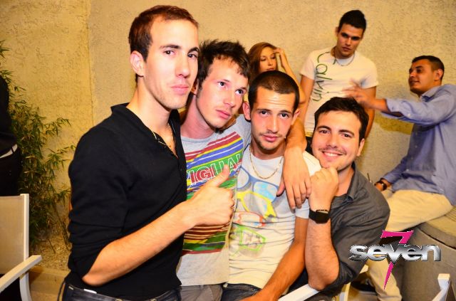 Cliquer pour voir l'image en taille réelle