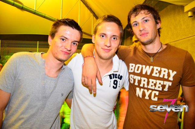 Cliquer pour voir l'image en taille réelle