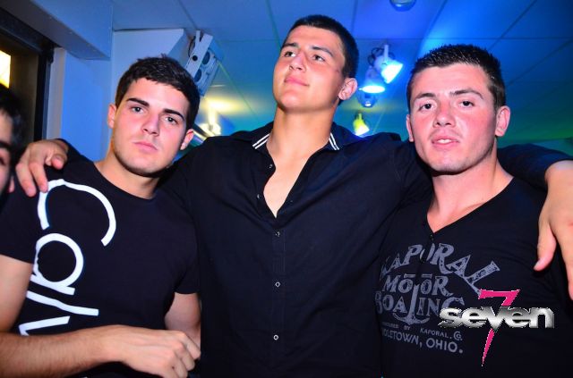 Cliquer pour voir l'image en taille réelle