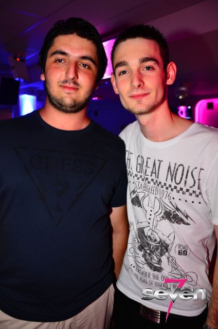 Cliquer pour voir l'image en taille réelle