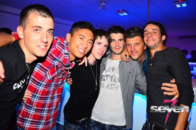 Cliquer pour voir l'image en taille réelle