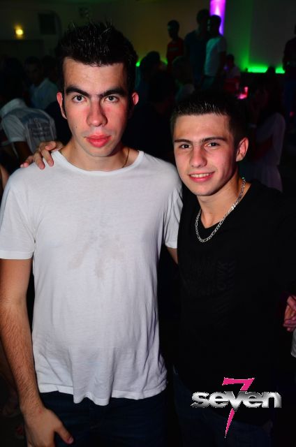 Cliquer pour voir l'image en taille réelle