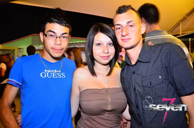 Cliquer pour voir l'image en taille réelle