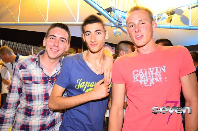 Cliquer pour voir l'image en taille réelle