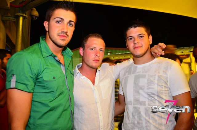 Cliquer pour voir l'image en taille réelle