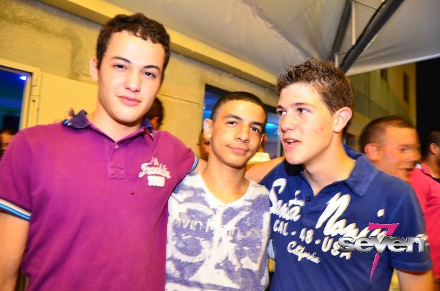 Cliquer pour voir l'image en taille réelle