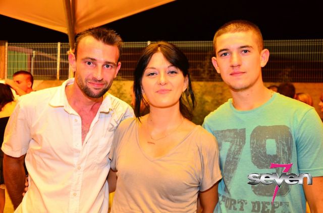 Cliquer pour voir l'image en taille réelle