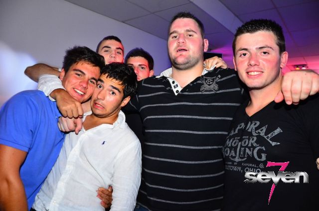 Cliquer pour voir l'image en taille réelle