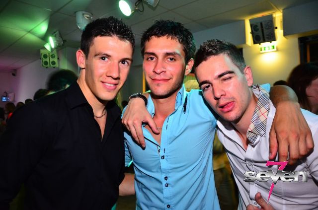 Cliquer pour voir l'image en taille réelle