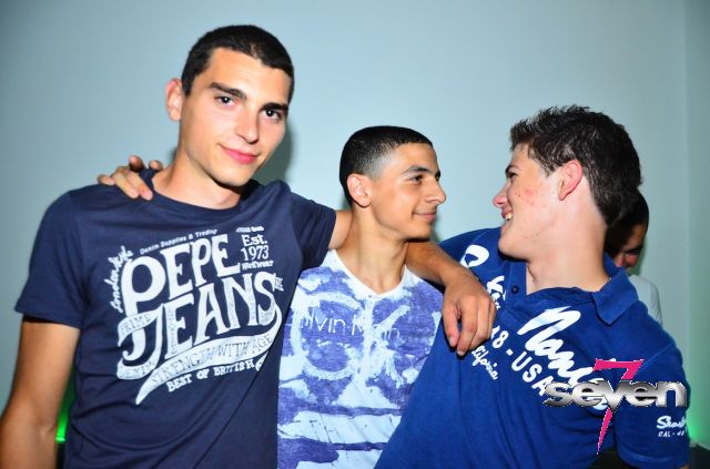 Cliquer pour voir l'image en taille réelle