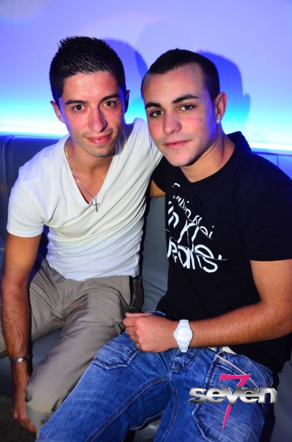 Cliquer pour voir l'image en taille réelle