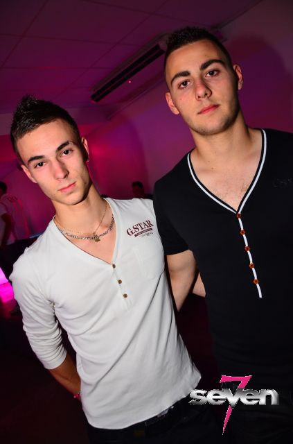 Cliquer pour voir l'image en taille réelle