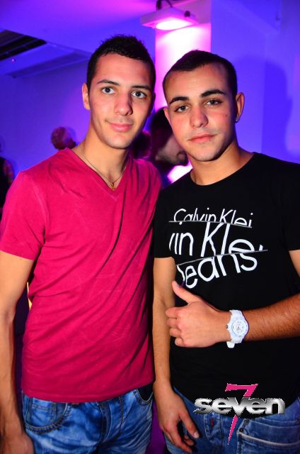 Cliquer pour voir l'image en taille réelle