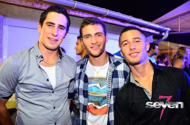 Cliquer pour voir l'image en taille réelle