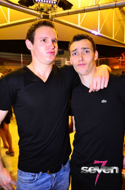 Cliquer pour voir l'image en taille réelle