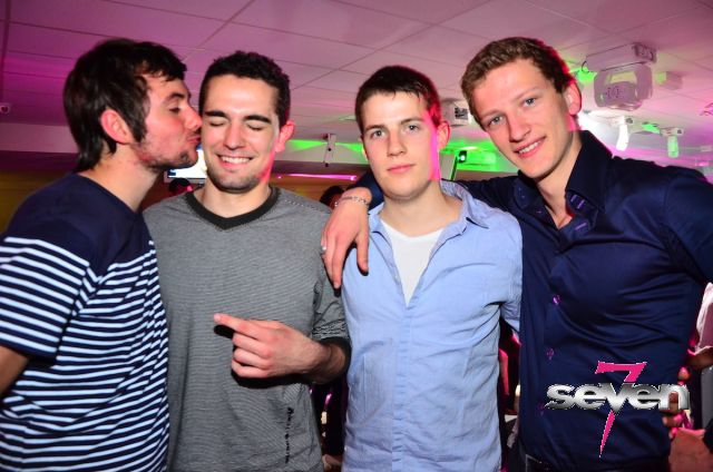 Cliquer pour voir l'image en taille réelle