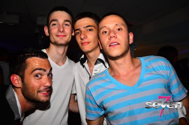 Cliquer pour voir l'image en taille réelle