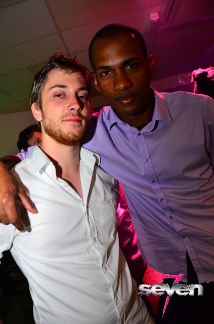 Cliquer pour voir l'image en taille réelle