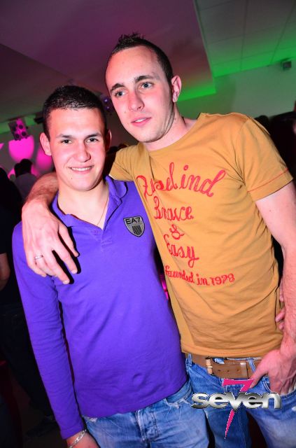 Cliquer pour voir l'image en taille réelle