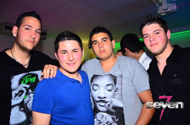 Cliquer pour voir l'image en taille réelle