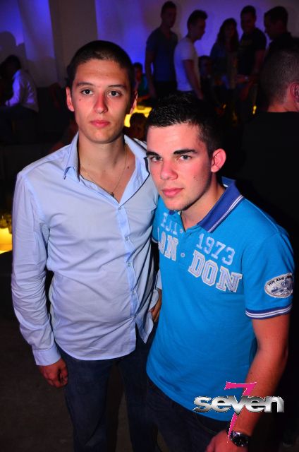 Cliquer pour voir l'image en taille réelle