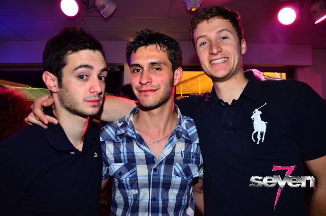 Cliquer pour voir l'image en taille réelle