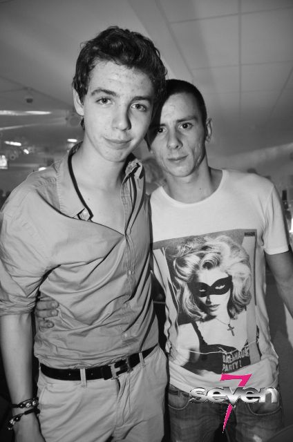 Cliquer pour voir l'image en taille réelle