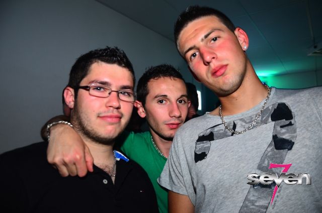 Cliquer pour voir l'image en taille réelle