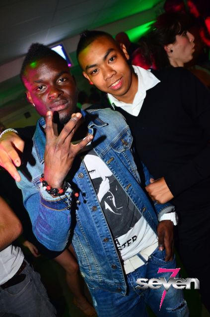 Cliquer pour voir l'image en taille réelle