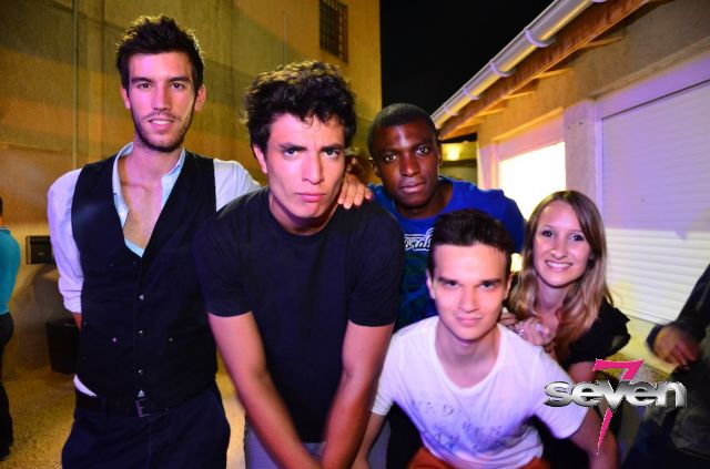 Cliquer pour voir l'image en taille réelle