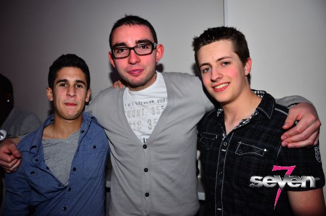 Cliquer pour voir l'image en taille réelle