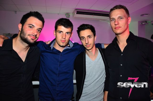 Cliquer pour voir l'image en taille réelle