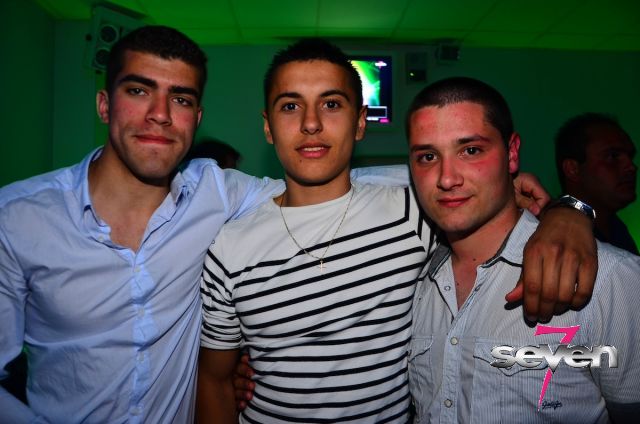 Cliquer pour voir l'image en taille réelle