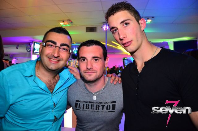 Cliquer pour voir l'image en taille réelle