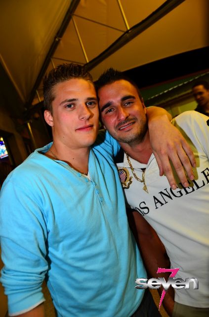 Cliquer pour voir l'image en taille réelle